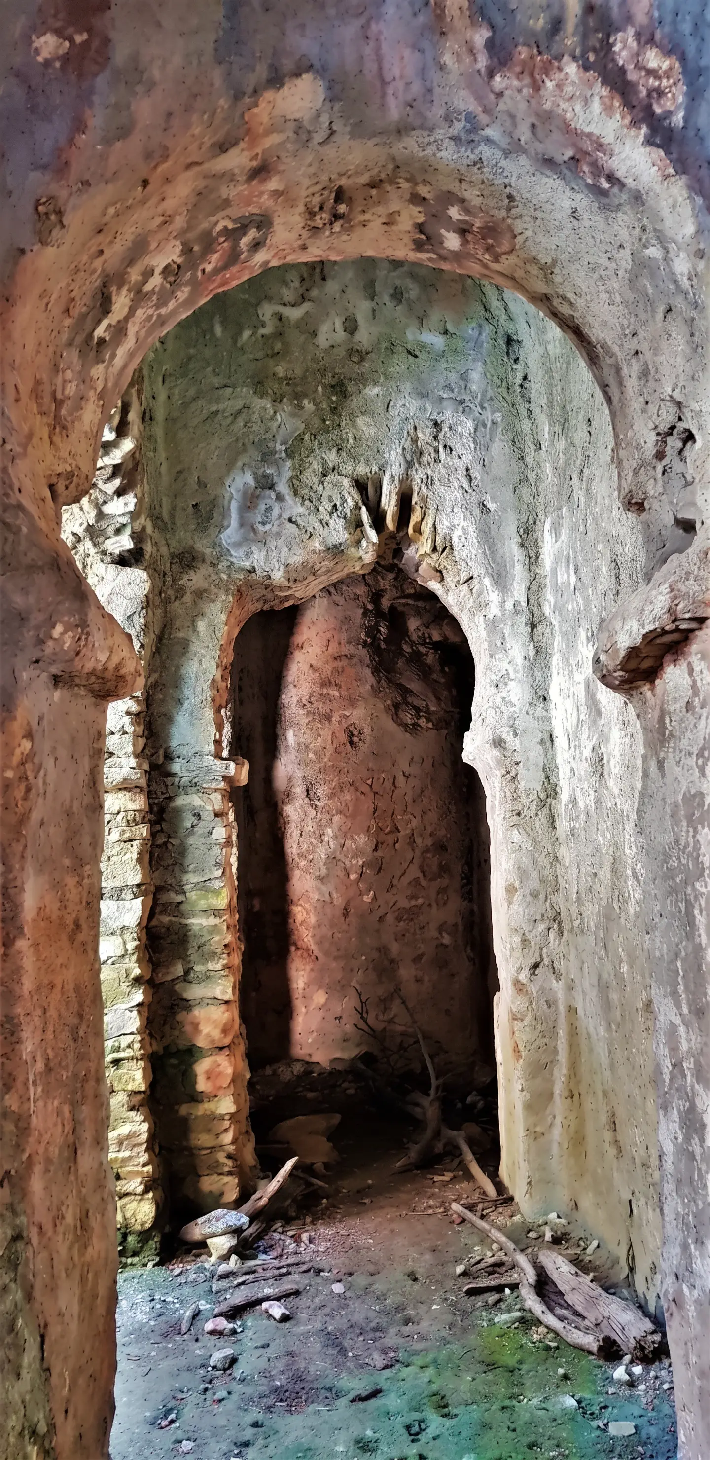 Interior del Aljibe de Mazmúllar